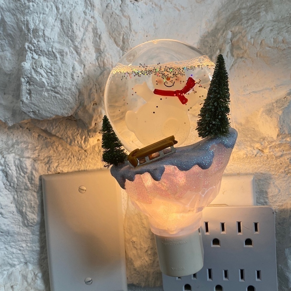North Pole Trading Co. Glitter Snow Globe Plug-In Night Light Snowman